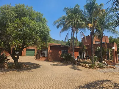 5 Bedroom House For Sale in Brits - IwR6.webp