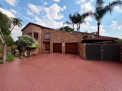 3 Bedroom House For Sale in Centurion - bCmj.webp