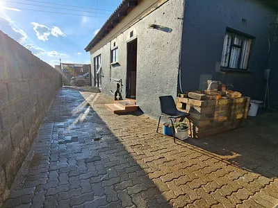 6 Bedroom House For Sale in Krugersdorp - jDUI.webp