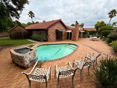 4 Bedroom House For Sale in Centurion - aBG0.webp