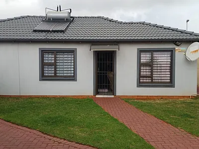 3 Bedroom House For Sale in Alberton - YaQy.webp