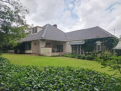 3 Bedroom House For Sale in Johannesburg - chS2.webp