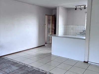 2 Bedroom Apartment For Sale in Midrand - SAjV.webp