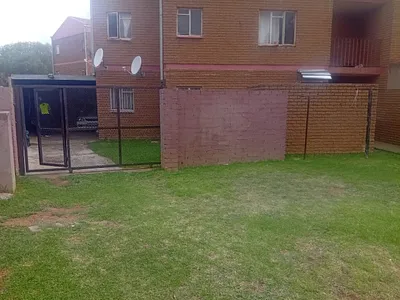 3 Bedroom Apartment For Sale in Soweto - rVPm.webp
