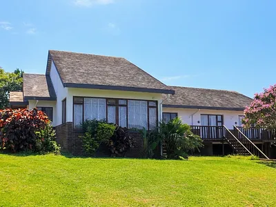 6 Bedroom House For Sale in Hibberdene - img