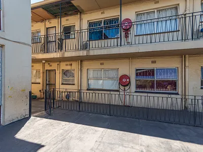3 Bedroom Apartment For Sale in Randburg - img