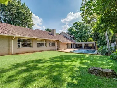 4 Bedroom House For Sale in Johannesburg - img