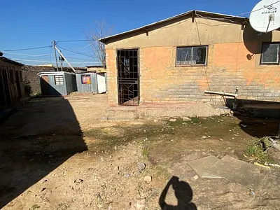 2 Bedroom House For Sale in Soweto - y7qR.webp
