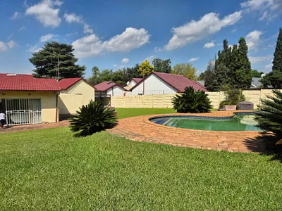 3 Bedroom House For Sale in Sandton - Gth4.webp