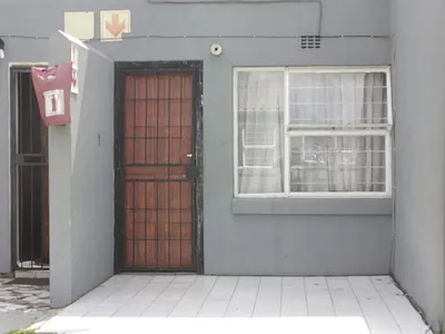 3 Bedroom Townhouse For Sale in Johannesburg - O1m1.webp