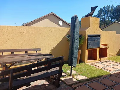 2 Bedroom House For Sale in Randburg - 01i8.webp