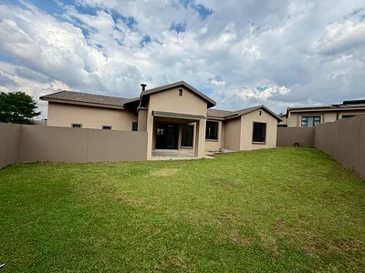 3 Bedroom House To Rent in Midrand - Xg8B.webp