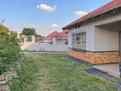 3 Bedroom House For Sale in Johannesburg - IMWz.webp