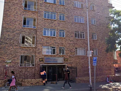 3 Bedroom Apartment For Sale in Pretoria - 2Ln2.webp