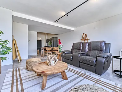 2 Bedroom Apartment For Sale in Sandton - img