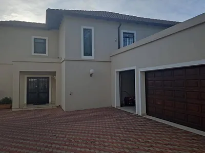 4 Bedroom House For Sale in Sandton - img