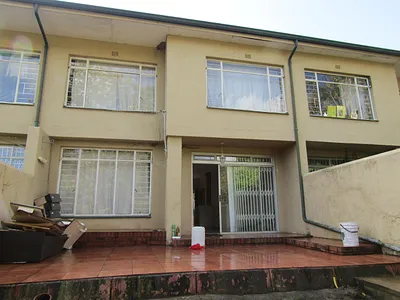 3 Bedroom Apartment To Rent in Johannesburg - NEud.webp