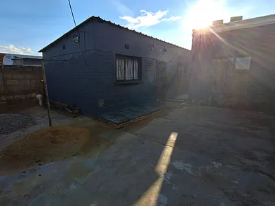 4 Bedroom House For Sale in Krugersdorp - 1R9u.webp