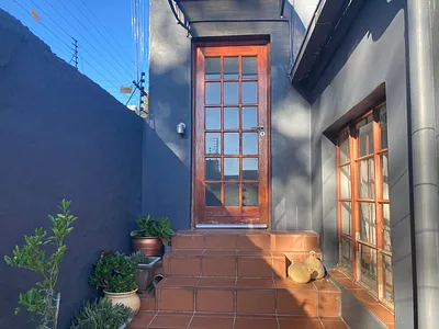 1 Bedroom House To Rent in Johannesburg - tjf0.webp