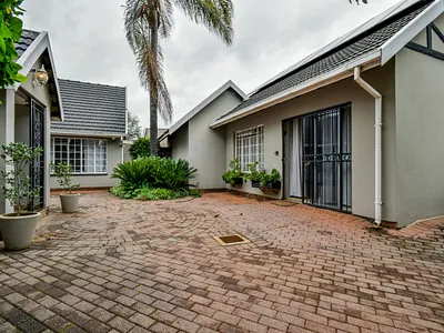 5 Bedroom House For Sale in Centurion - DOuC.webp