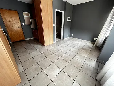0.5 Bedroom Apartment For Sale in Johannesburg - Iekq.webp