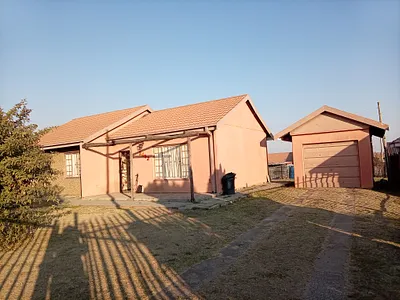 3 Bedroom House For Sale in Standerton - pWyJ.webp