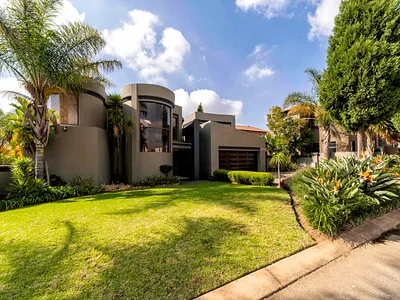 4 Bedroom House For Sale in Midrand - 15KQ.webp