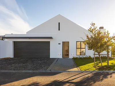 2 Bedroom House For Sale in Paarl - img