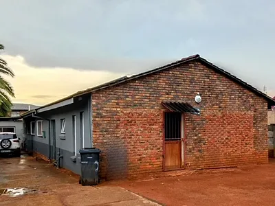 4 Bedroom House For Sale in Pretoria - img