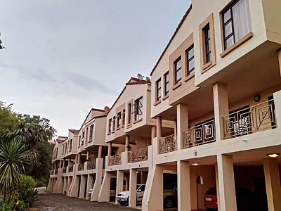 3 Bedroom Apartment For Sale in Pretoria - img