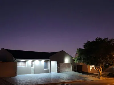 4 Bedroom House For Sale in Blouberg - 5Ep6.webp