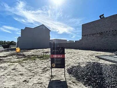 4 Bedroom House For Sale in Blouberg - 3aF4.webp