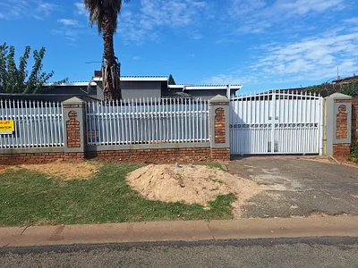 1 Bedroom Apartment To Rent in Germiston - 32zj.webp