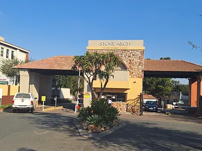 2 Bedroom Apartment For Sale in Germiston - img