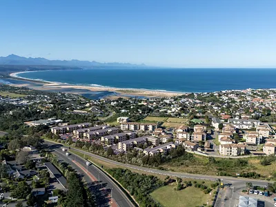 3 Bedroom Apartment For Sale in Plettenberg Bay - img