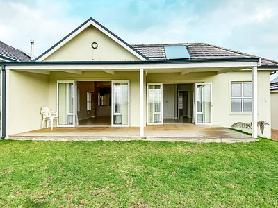2 Bedroom Townhouse To Rent in Plettenberg Bay - img