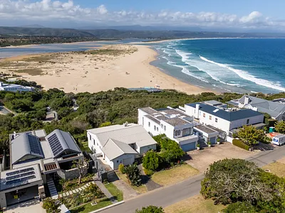 5 Bedroom House For Sale in Plettenberg Bay - 9gcz.webp