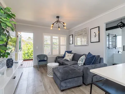 2 Bedroom Apartment For Sale in Plettenberg Bay - vy10.webp