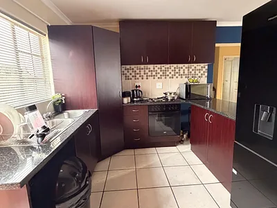2 Bedroom Apartment To Rent in Benoni - 9ijb.webp