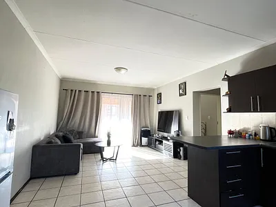2 Bedroom Apartment For Sale in Randburg - Gf8Q.webp