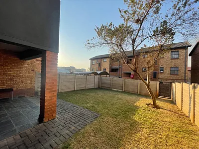 2 Bedroom Apartment For Sale in Midrand - img