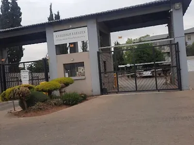 2 Bedroom Apartment For Sale in Boksburg - img