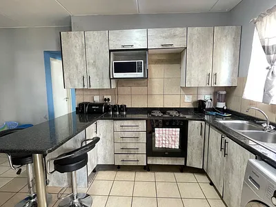 2 Bedroom Apartment For Sale in Randburg - img