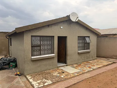 2 Bedroom House To Rent in Soweto - KMB5.webp