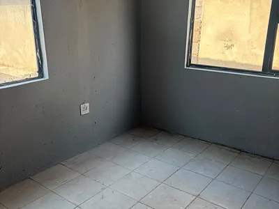 0.5 Bedroom House To Rent in Soweto - oQFb.webp