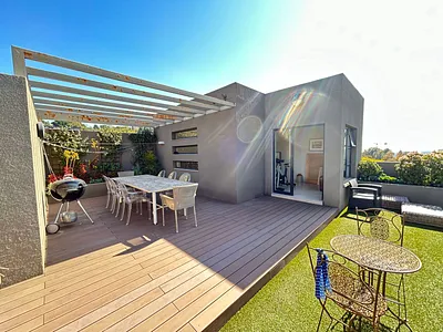 2 Bedroom Apartment For Sale in Johannesburg - CsGx.webp