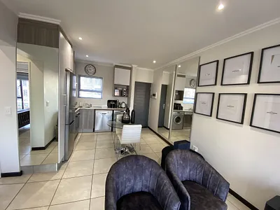 1 Bedroom Apartment For Sale in Sandton - yWx4.webp