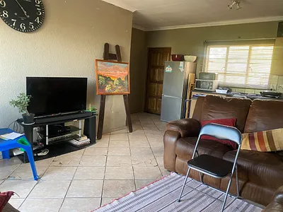 1 Bedroom Apartment For Sale in Roodepoort - PQRj.webp