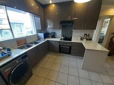 2 Bedroom Apartment For Sale in Randburg - UFZV.webp