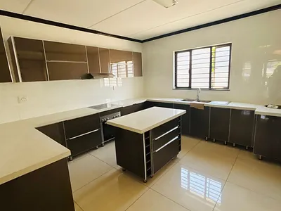 3 Bedroom Townhouse For Sale in Midrand - 5kip.webp